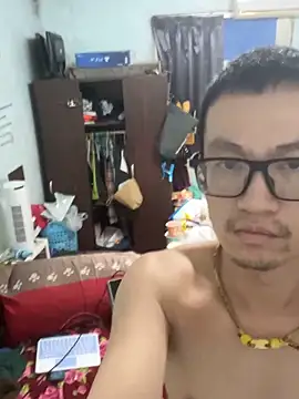 Exposedsian online show from April 11, 2026, 4:17 am