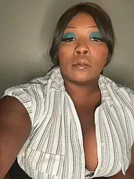 NikkiNoelanii online show from July 3, 2026, 7:04 am