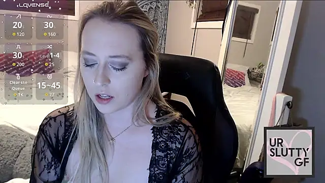 Snapshot of ursluttygf chatting on December 7, 2024, 11:01 pm ursluttygf online show from December 7, 2024, 11:01 pm