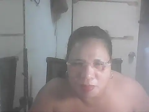hotwet mama4uxx online show from October 11, 2025, 1:09 pm