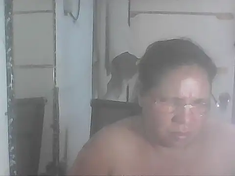 Snapshot of hotwet_mama4uxx chatting on October 28, 2025, 4:05 am hotwet mama4uxx online show from October 28, 2025, 4:05 am