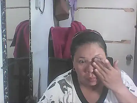 Snapshot of hotwet_mama4uxx chatting on December 22, 2025, 9:39 am hotwet mama4uxx online show from December 22, 2025, 9:39 am