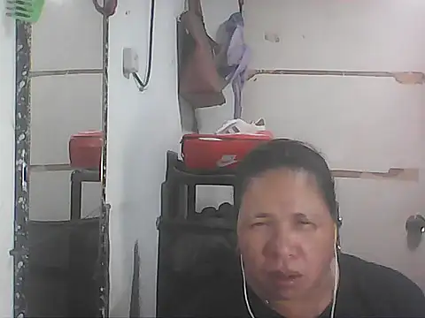 Snapshot of hotwet_mama4uxx chatting on January 7, 2026, 10:40 am hotwet mama4uxx online show from January 7, 2026, 10:40 am