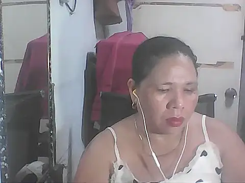 Snapshot of hotwet_mama4uxx chatting on January 9, 2026, 4:21 pm hotwet mama4uxx online show from January 9, 2026, 4:21 pm