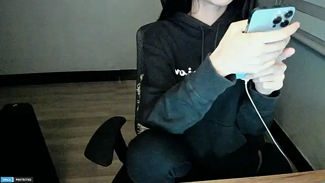 Ayase momo online show from January 19, 2025, 4:12 am