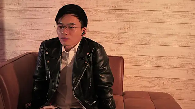 asiahot liam online show from March 5, 2026, 11:06 am