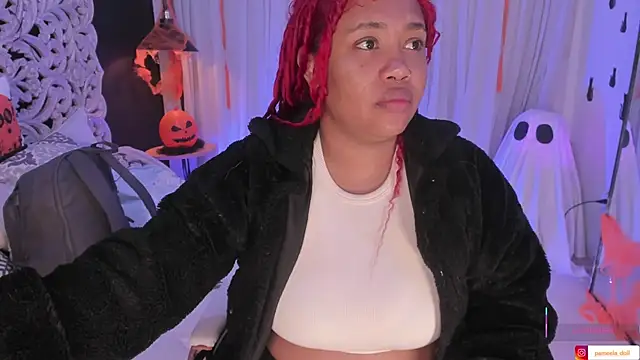 Snapshot of pamela_doll3 chatting on October 29, 2025, 4:48 am pamela doll3 online show from October 29, 2025, 4:48 am