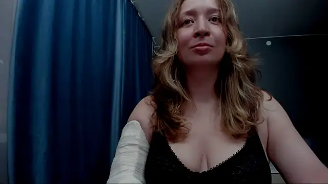 Snapshot of Eva_Rikchter chatting on June 30, 2026, 8:54 pm Eva Rikchter online show from June 30, 2026, 8:54 pm