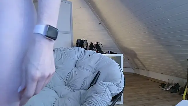 Snapshot of Sabdeluxe chatting on December 5, 2025, 11:52 am Sabdeluxe online show from December 5, 2025, 11:52 am