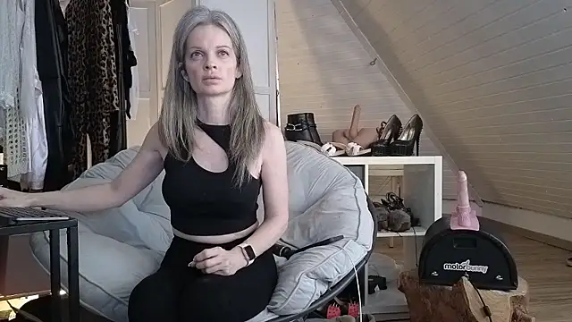 Snapshot of Sabdeluxe chatting on January 17, 2026, 9:14 am Sabdeluxe online show from January 17, 2026, 9:14 am