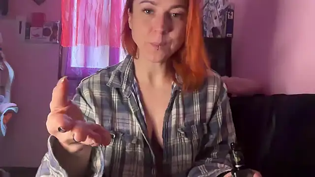 Nikky Divine online show from February 5, 2026, 7:46 am