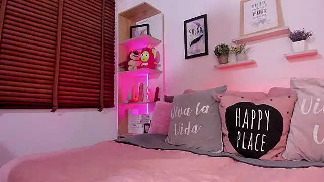 Nata Villalobos online show from March 13, 2026, 3:13 am