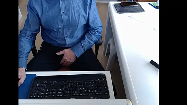 dutchpornking online show from November 7, 2025, 8:36 am