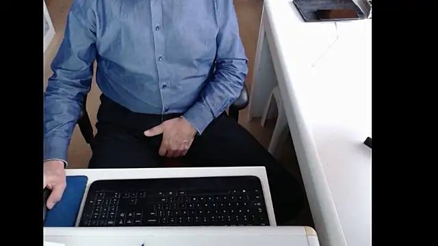 dutchpornking online show from January 11, 2026, 8:19 am