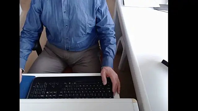 dutchpornking online show from February 27, 2026, 7:41 am