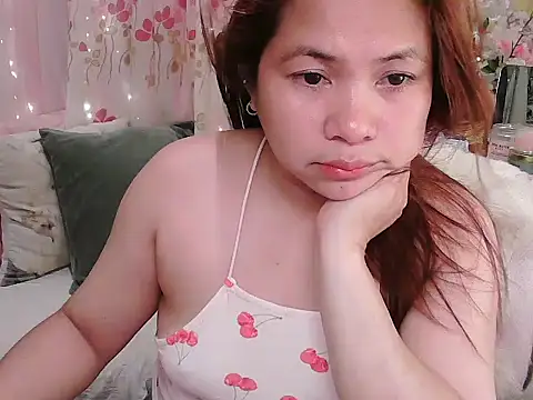 Snapshot of OhmyPinay chatting on April 28, 2026, 4:06 am OhmyPinay online show from April 28, 2026, 4:06 am