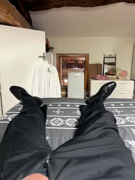 DUDURAxh online show from September 8, 2025, 2:16 pm