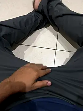 luciferdxm5 online show from November 10, 2025, 6:12 am