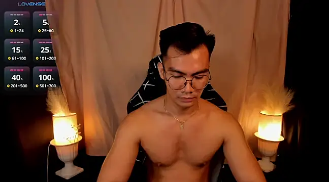 Snapshot of 000batman000 chatting on February 20, 2025, 4:39 am 000batman000 online show from February 20, 2025, 4:39 am