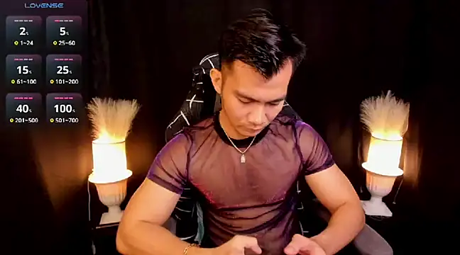 Snapshot of 000batman000 chatting on February 27, 2025, 2:32 am 000batman000 online show from February 27, 2025, 2:32 am