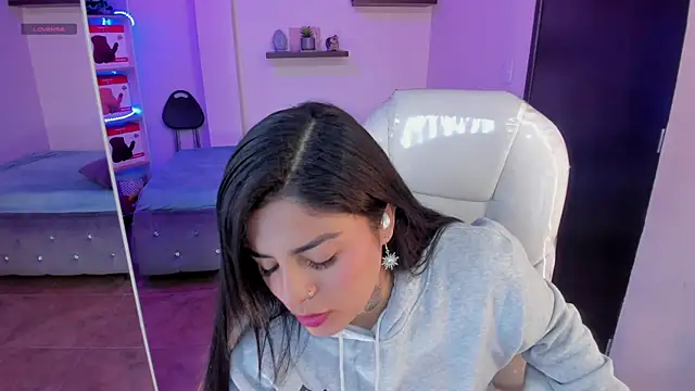 Snapshot of Catalinaa_martinez chatting on December 30, 2024, 6:16 pm Catalinaa martinez online show from December 30, 2024, 6:16 pm