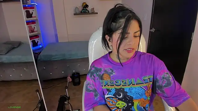 Snapshot of Catalinaa_martinez chatting on March 21, 2025, 8:08 pm Catalinaa martinez online show from March 21, 2025, 8:08 pm