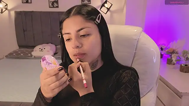 Snapshot of Catalinaa_martinez chatting on October 19, 2025, 12:39 pm Catalinaa martinez online show from October 19, 2025, 12:39 pm