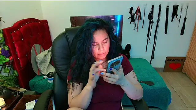 elektra 32 online show from February 26, 2025, 5:07 pm