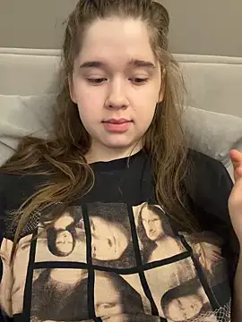 HornyGirlH online show from March 27, 2026, 6:19 am