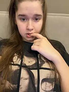 Snapshot of HornyGirlH chatting on July 9, 2026, 12:04 am HornyGirlH online show from July 9, 2026, 12:04 am