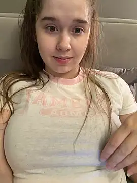 Snapshot of HornyGirlH chatting on July 31, 2026, 12:32 am HornyGirlH online show from July 31, 2026, 12:32 am