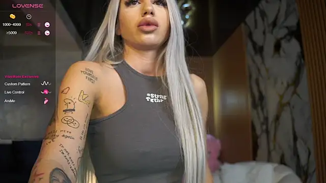 LisaAkira online show from March 31, 2026, 6:58 am