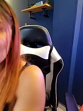 jnilu1227 online show from February 10, 2025, 4:47 pm