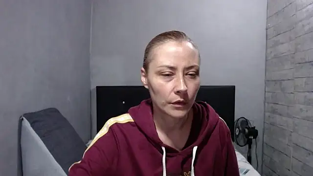 cataanderson  online show from April 7, 2026, 10:48 am