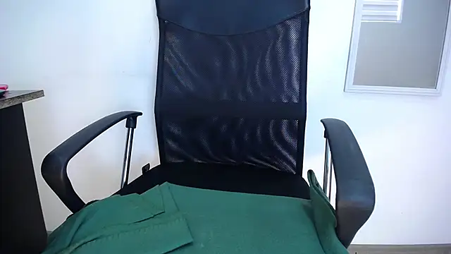 Snapshot of moxa_hot chatting on January 14, 2025, 4:40 pm moxa hot online show from January 14, 2025, 4:40 pm