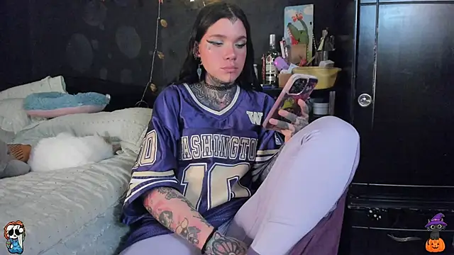 Lilmarieee online show from October 29, 2025, 10:44 pm