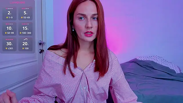 BritneyHall online show from October 1, 2025, 9:37 am