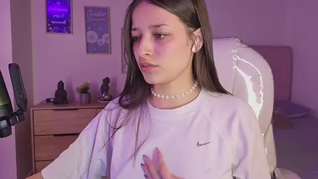 Amaia Daniells online show from November 9, 2025, 4:11 am