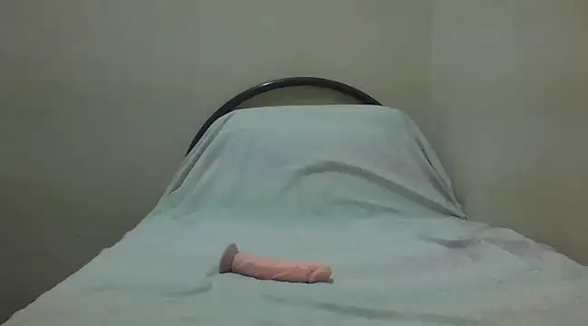 Snapshot of Annerae chatting on February 8, 2025, 5:18 pm Annerae online show from February 8, 2025, 5:18 pm