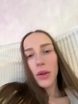 Kira Quinn online show from February 11, 2026, 7:57 am