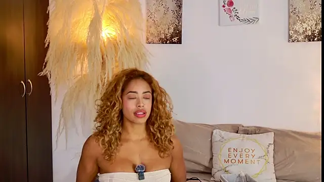 SarahCinnamon- online show from July 16, 2026, 3:40 pm