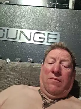 tomtom111111 online show from December 16, 2025, 9:09 pm