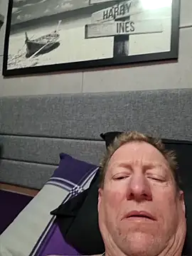 tomtom111111 online show from March 9, 2026, 6:56 pm