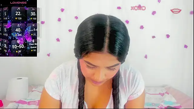 moana taylor online show from November 17, 2025, 2:01 pm