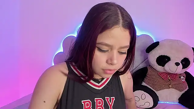 EmmaClarck online show from February 11, 2025, 10:28 pm