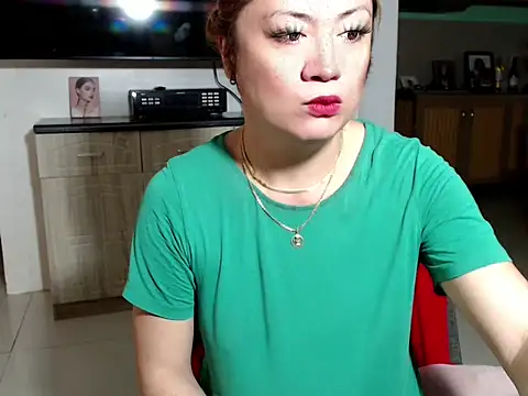 cum2mama online show from May 3, 2026, 11:33 pm