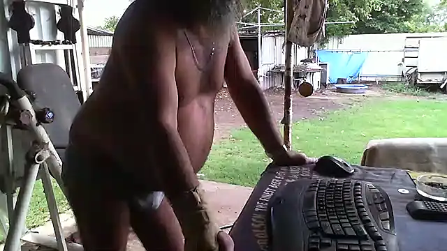 herbie010666 online show from February 8, 2025, 5:40 am