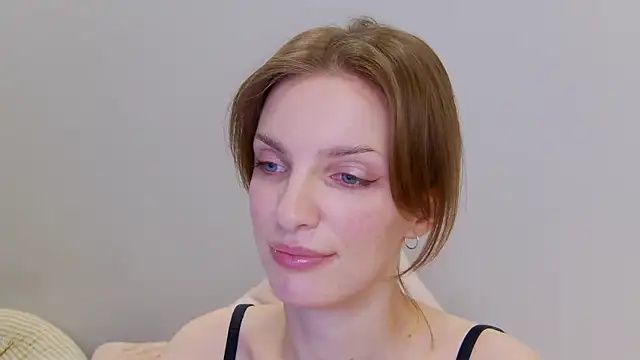 Snapshot of Beauty_Alex chatting on January 28, 2025, 1:29 am Beauty Alex online show from January 28, 2025, 1:29 am