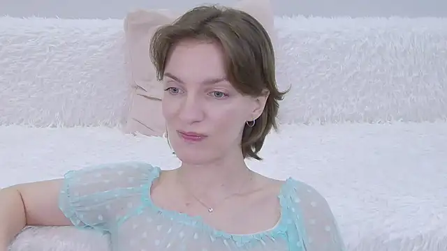 Snapshot of Beauty_Alex chatting on February 18, 2026, 2:51 am Beauty Alex online show from February 18, 2026, 2:51 am