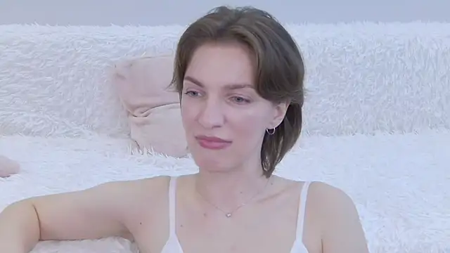 Snapshot of Beauty_Alex chatting on February 21, 2026, 2:23 am Beauty Alex online show from February 21, 2026, 2:23 am